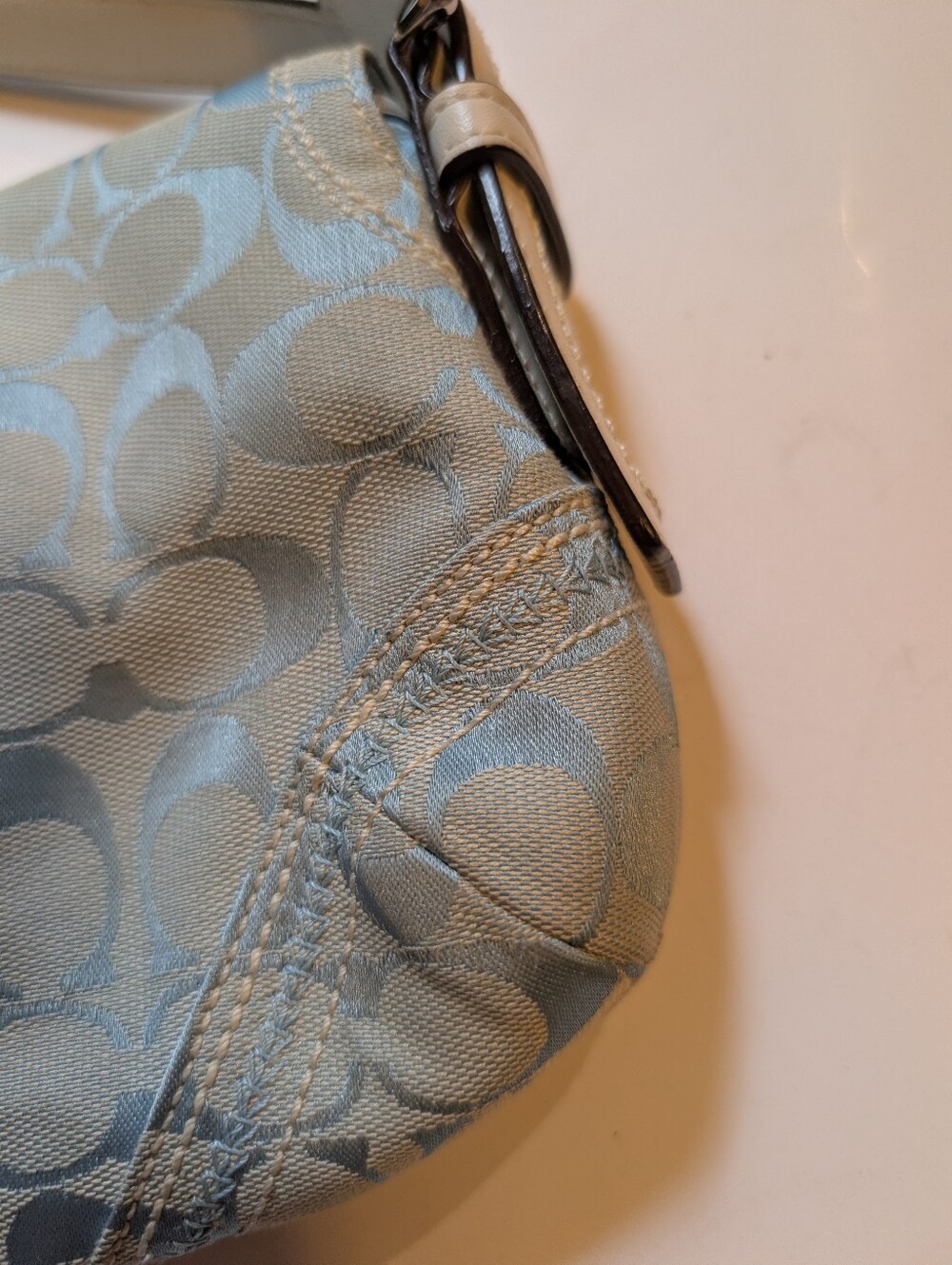 Vintage Coach Soho Signature Flap Shoulder Bag Blue White Buckle Y2K In VGUC - Picture 10 of 14